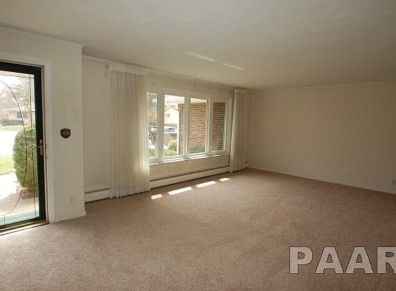 5th image of 2530 N Woodbine Ter