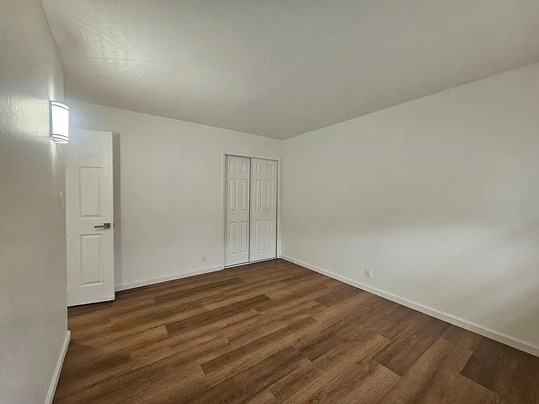 967 Kern St — Photo 15
