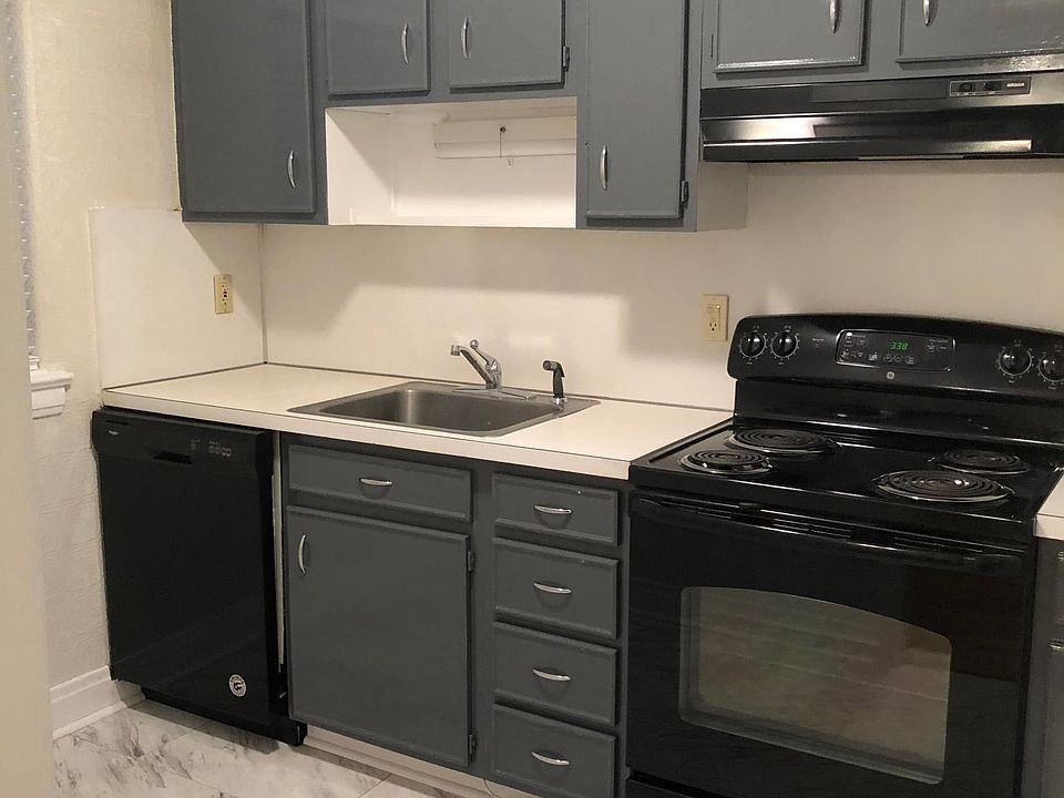 2nd image of 3621 Brownsboro Rd #504