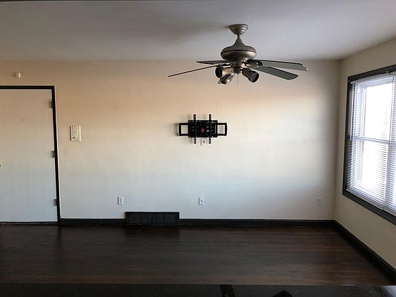 5th image of 25863 Woodward Ave APT 201