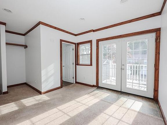 4th image of 8 Eden Ln #2