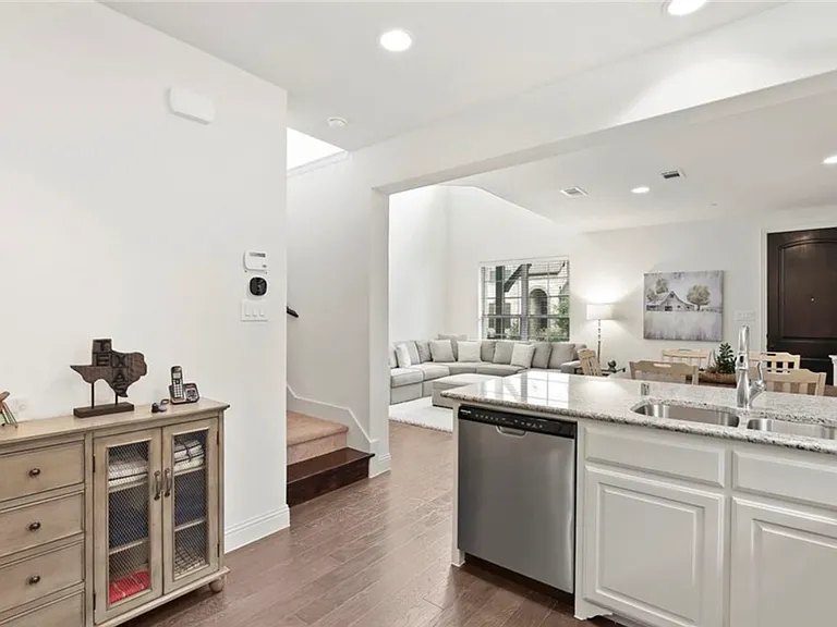7113 Huckleberry Dr — Photo 23