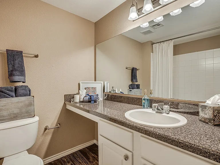 Creighton - 2 Bed / 2 Bath - 1,132 Sq.Ft.