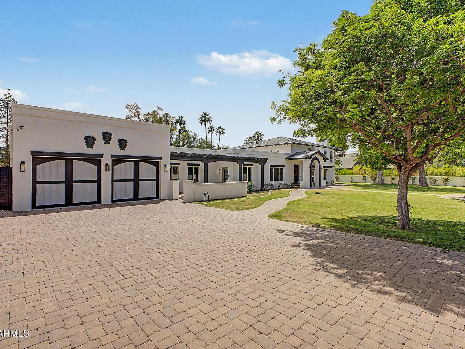 6 bed, 8.0 bath, 6850 sqft, $17,500 — Photo 2