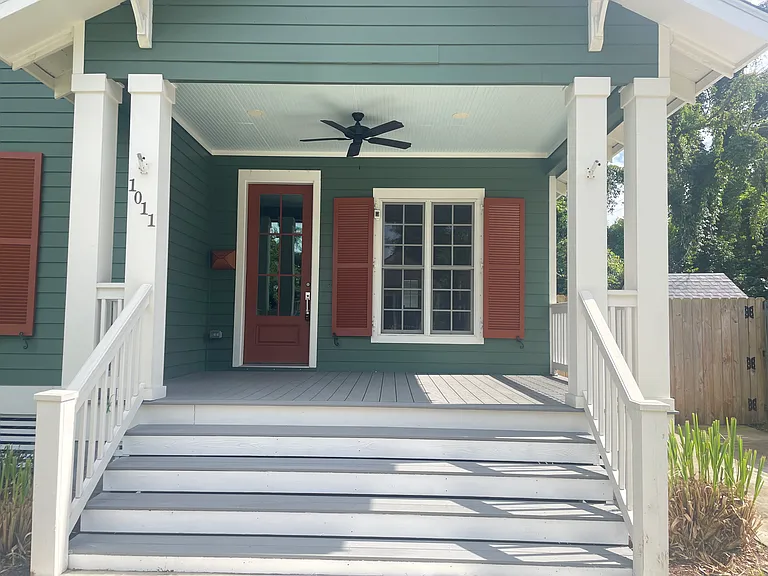 1011 Selma St — Photo 3