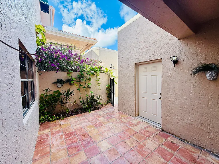 6654 Villa Sonrisa Dr #412 — Photo 17
