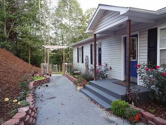 2nd image of 760 View Dr