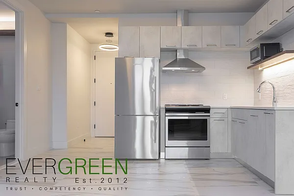 Rented by Evergreen Apartments BK | media 30