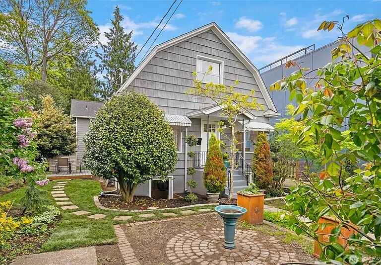 5548 27th Ave NE #A — Photo 1
