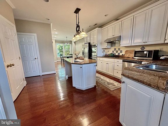 2nd image of 43 Granville Way