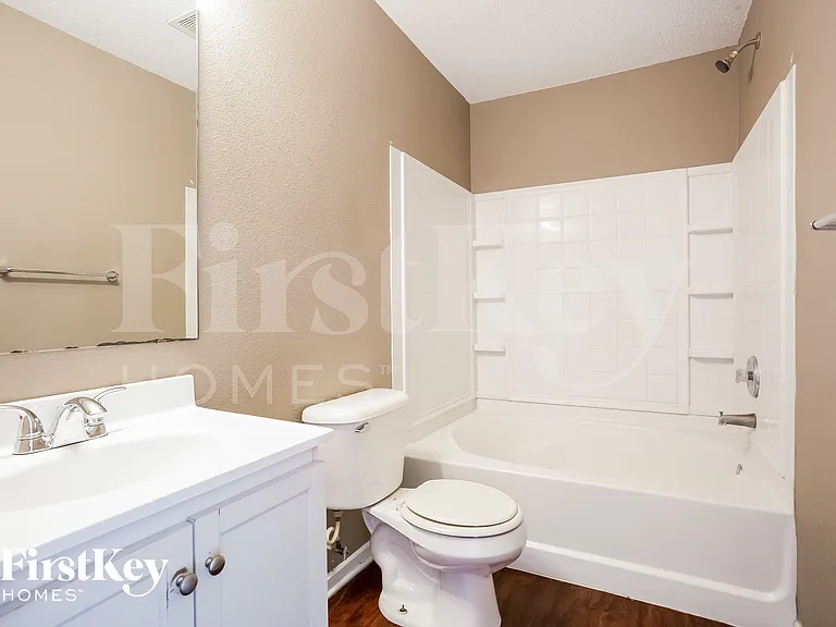 1331 Ellington Dr — Photo 10