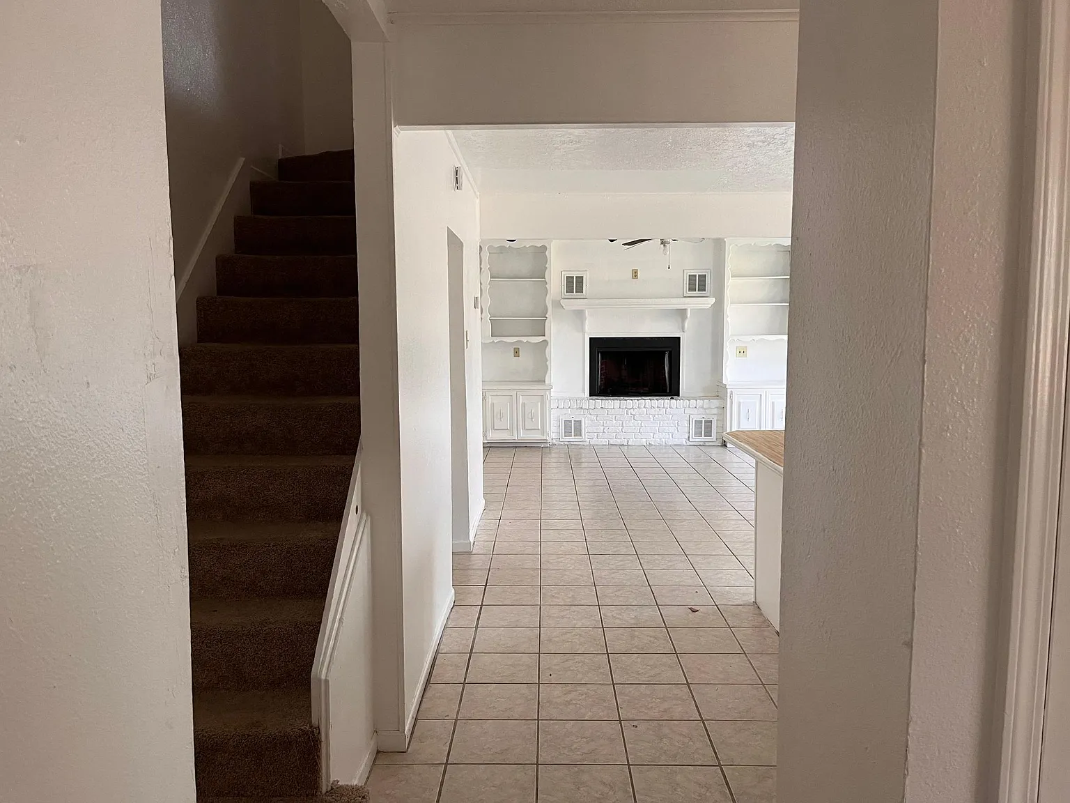 3 bed, 1100 sqft, $975 — Photo 3