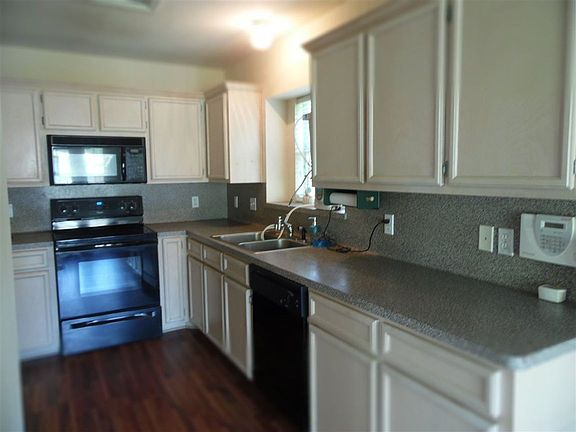 2nd image of 5780 Emily Ln