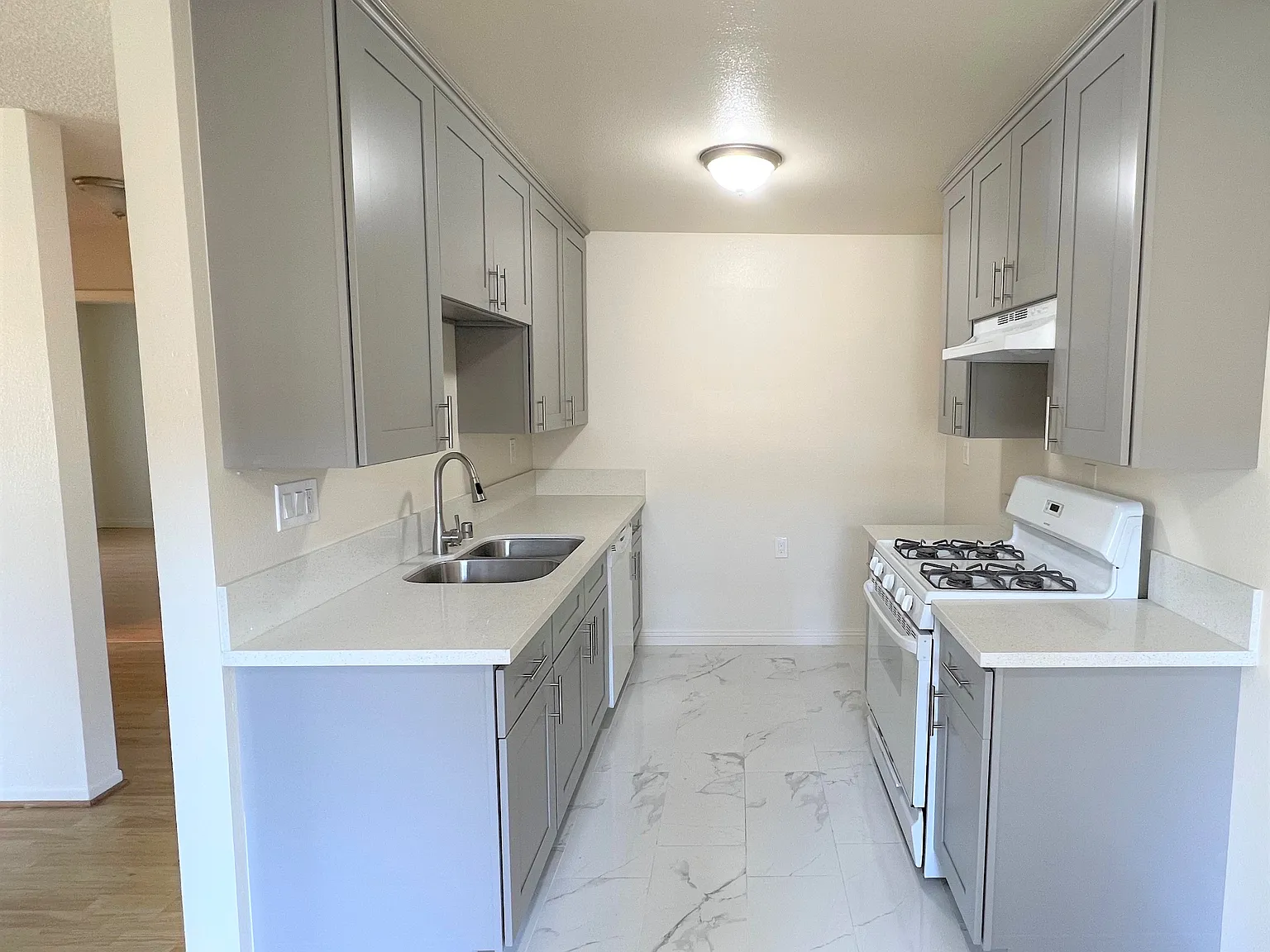 W Doran St, Glendale — Photo 4
