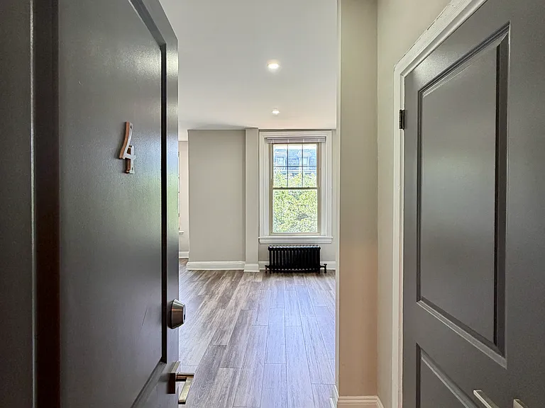 227 S 41st St #H — Photo 32