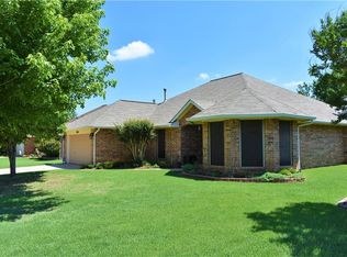 9520 Eagle Hill Dr, Oklahoma City, OK 73162