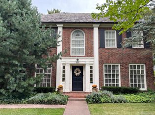 868 Whittier Rd, Grosse Pointe Park, MI 48230