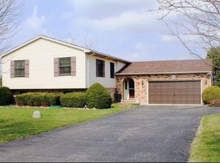 47W690 Shirewood Farm Rd, Hampshire, IL 60140