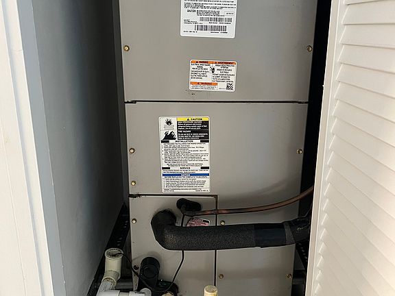 5th image of 337 NW 12th Ave #4