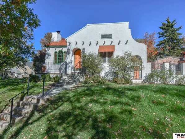 2602 Woodsdale Blvd, Lincoln, NE 68502