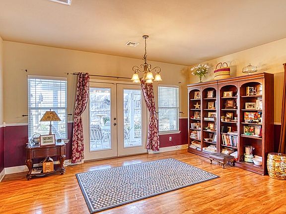 5th image of 153 Ivy Ln