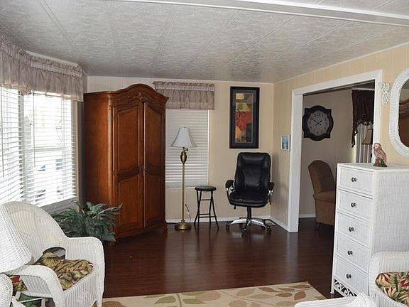 4th image of 34694 Lake Dr N #694