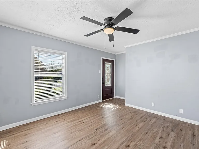 4645 Cheryl Dr — Photo 3