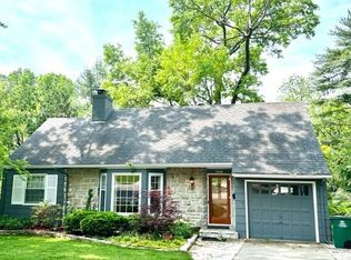 5404 Windsor Ln, Fairway, KS 66205