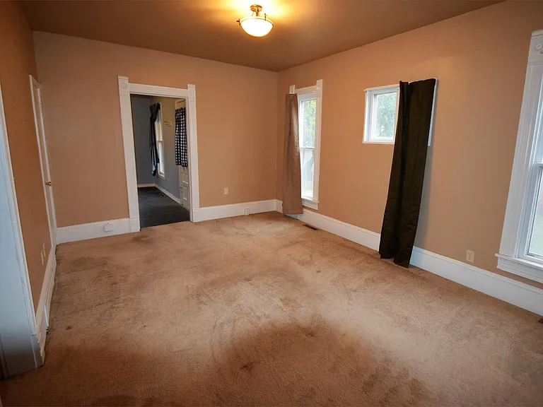 400 Walnut St #1 — Photo 4
