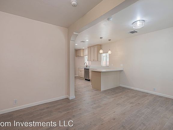 5th image of 117 N Raymond Ave