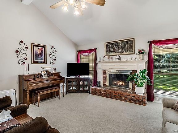 4th image of 6161 Victoria Ln