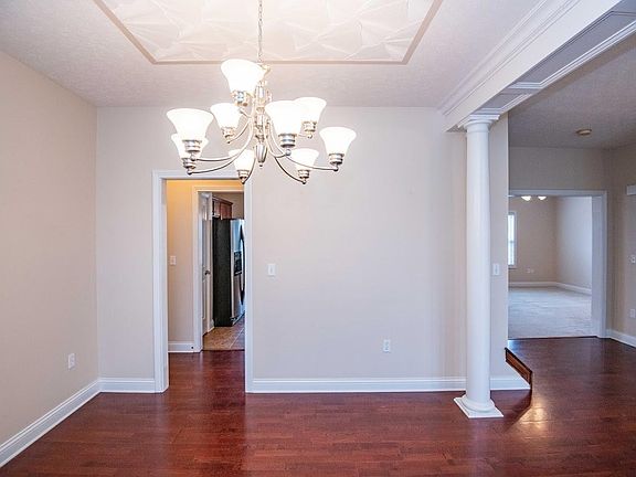 3rd image of 114 Burgundy Ct