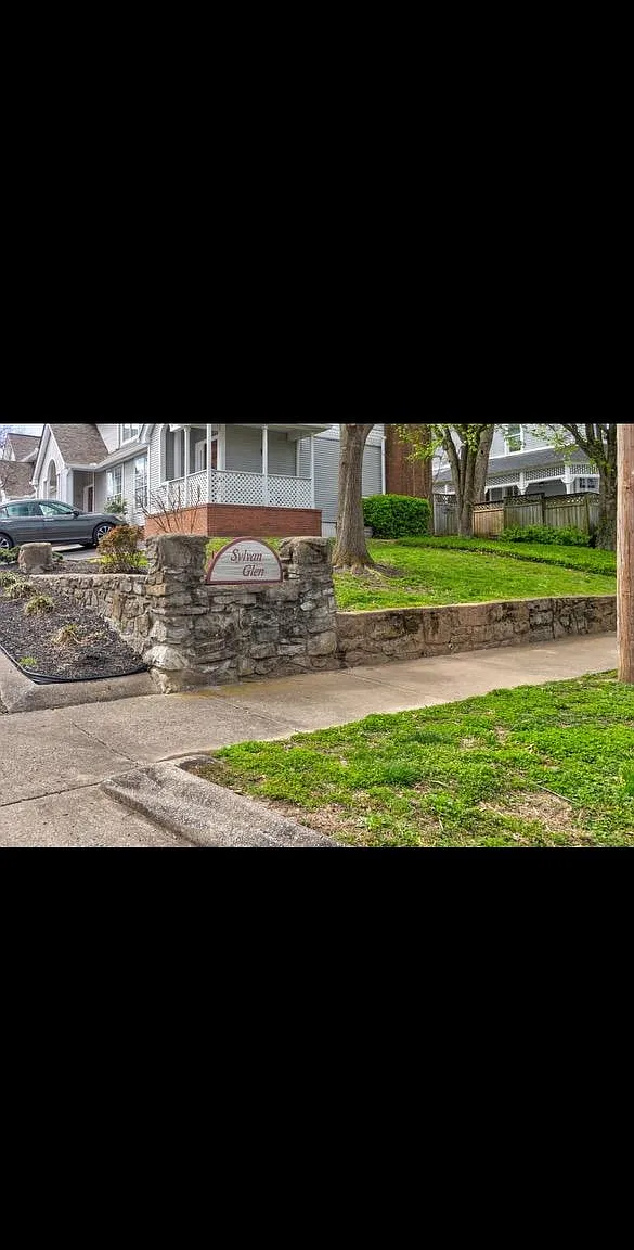 2 bed, 1.5 bath, 1142 sqft, $2,300 — Photo 4