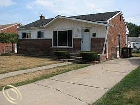3rd image of 33451 Kathryn St