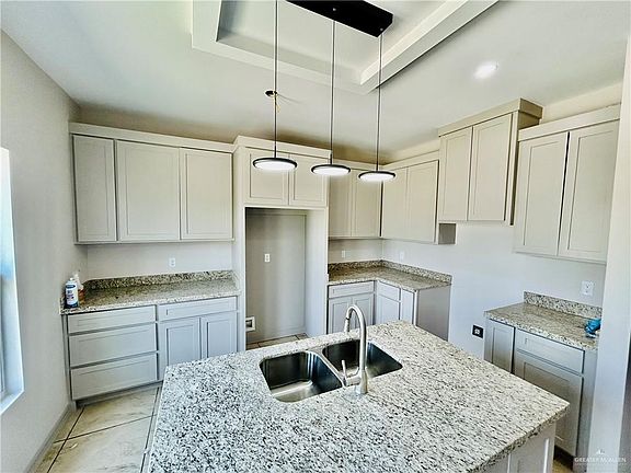 3rd image of 510 Tower Oak Dr