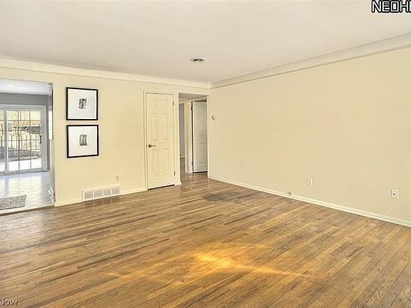 3rd image of 27850 Rexford Ave