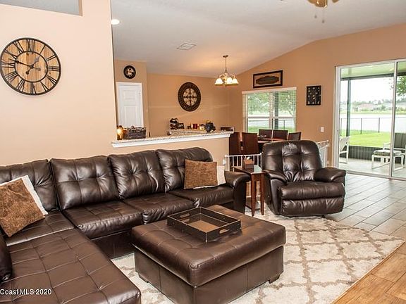 3rd image of 1517 Dittmer Cir SE