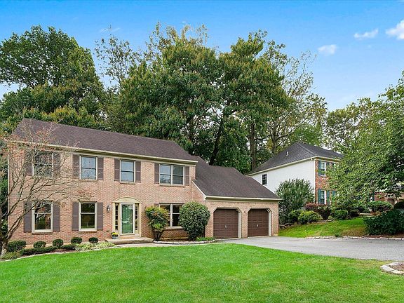 2nd image of 434 Greenwood Dr
