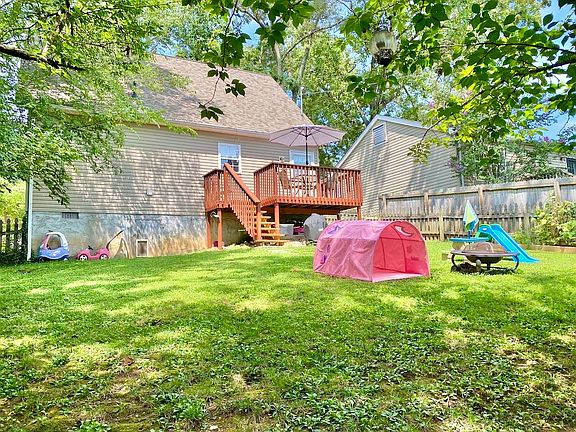 3rd image of 3220 Kenilworth Ln