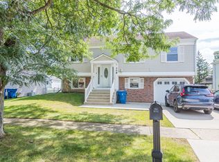 248 Hood Ct, Bartlett, IL 60103