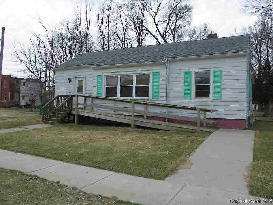 1st image of 686 W Berrien St