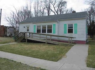 686 W Berrien St, Galesburg, IL 61401