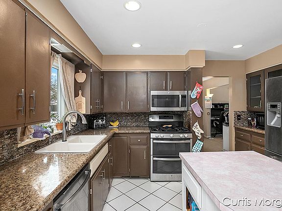 2nd image of 2246 Woodcliff Ave SE