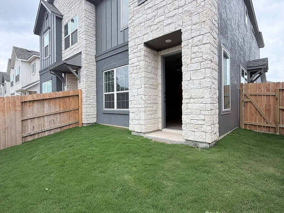 1422 Copperleaf