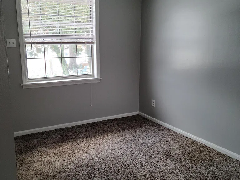 1615 S 22nd St — Photo 11