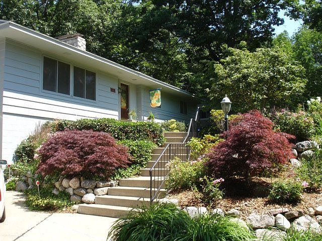 1st image of 1847 Doris Ave