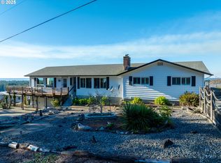 335 Sunset Dr, Reedsport, OR 97467