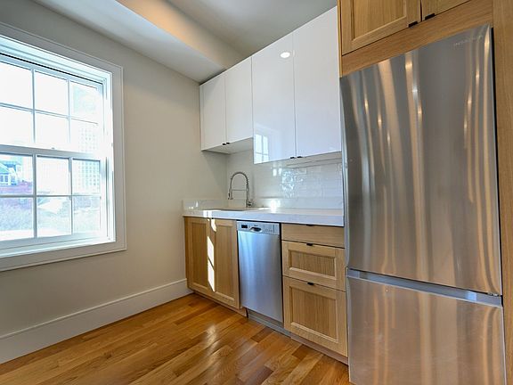 5th image of 18 Winchester St #9P