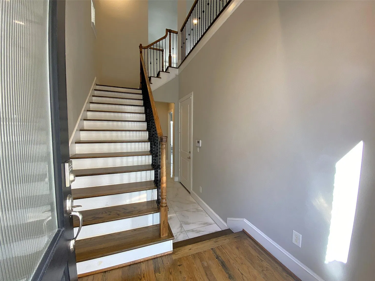 3 bed, 3.5 bath, 2976 sqft, $4,300 — Photo 2