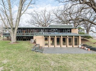 24086 N 1st St, Sycamore, IL 60178